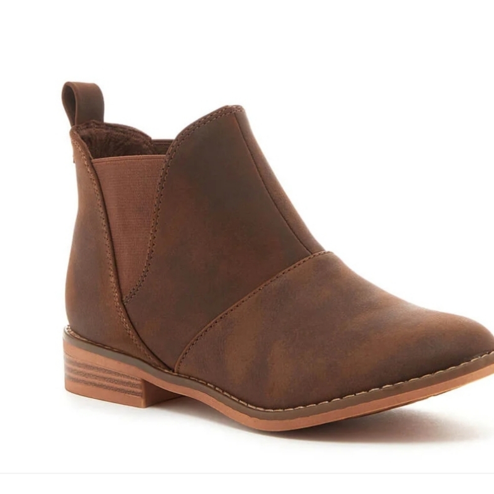 Rocket Dog Size 8.5 Chelsea Brown Ankle Boots